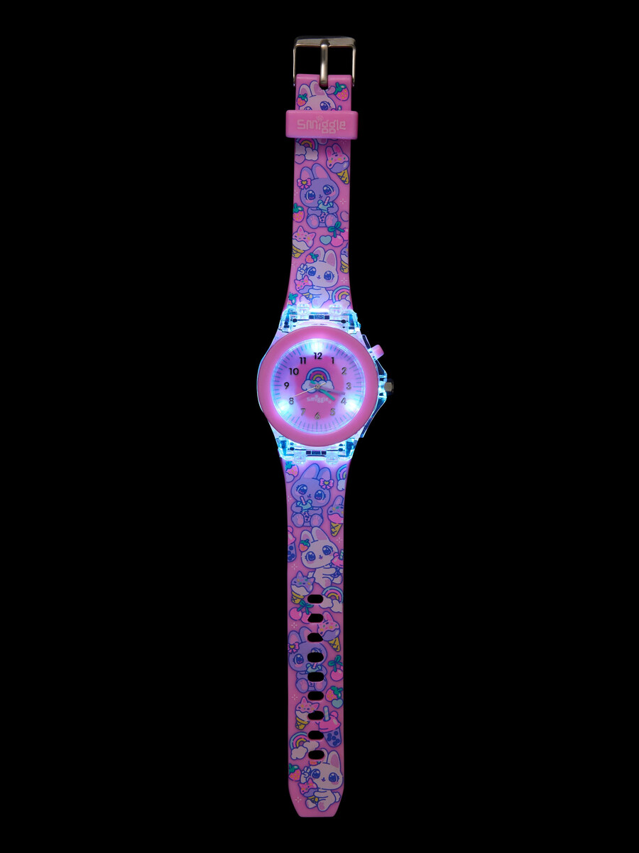 leuchtende uhr mit hellen augen